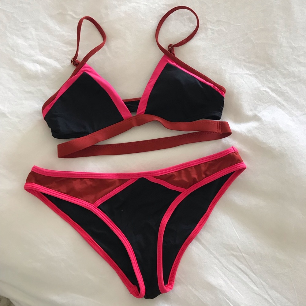 L space bikini set